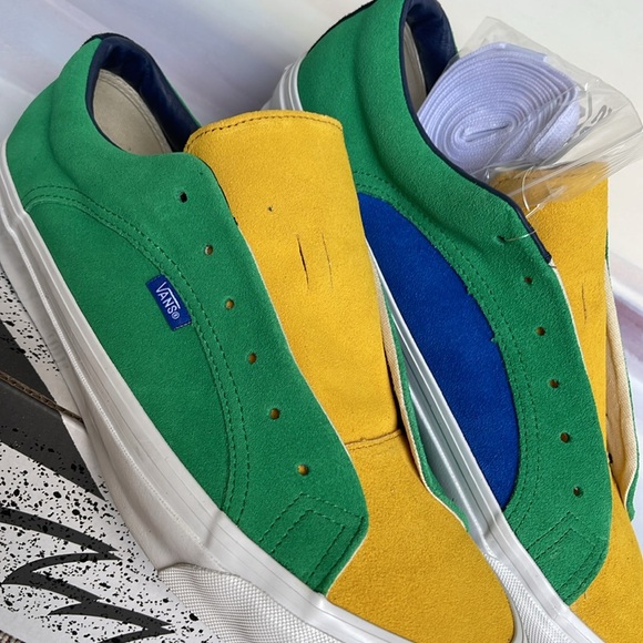 Vans Men’s 0g Lampin Lx
Off The Wall Green/Yellow
VN0A7Q4U021
Sneakers - Picture 7 of 16